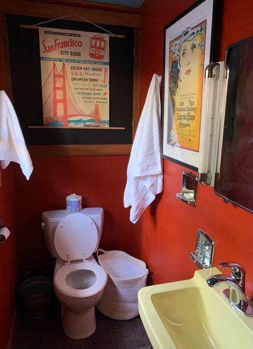 Southeast Portland Comfy & Eclectic Craftsman Home 外观 照片