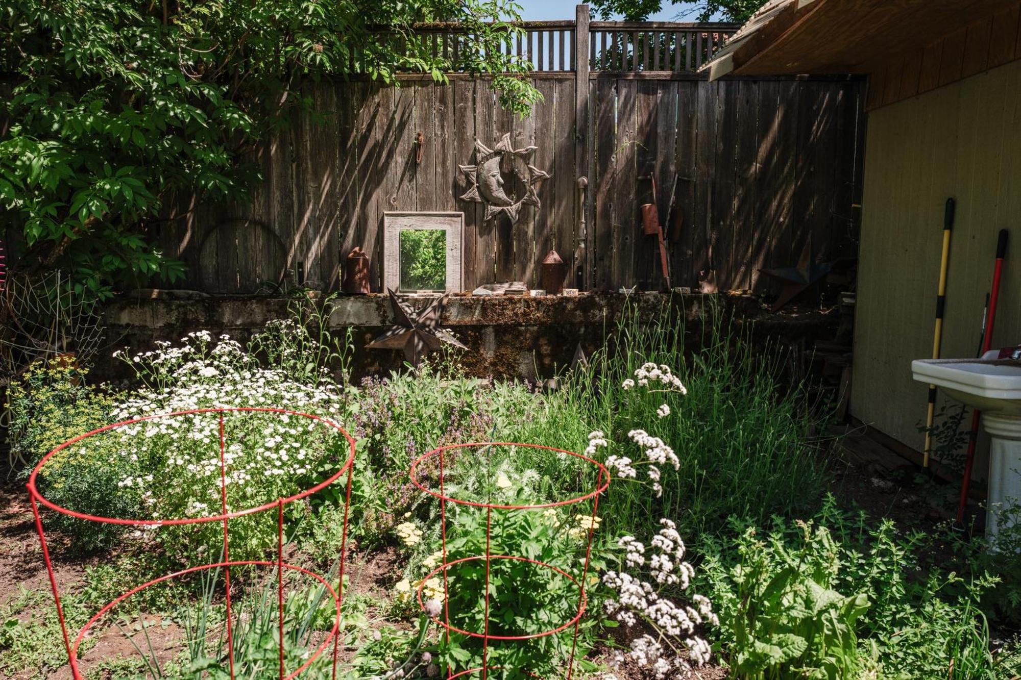 Southeast Portland Comfy & Eclectic Craftsman Home 外观 照片