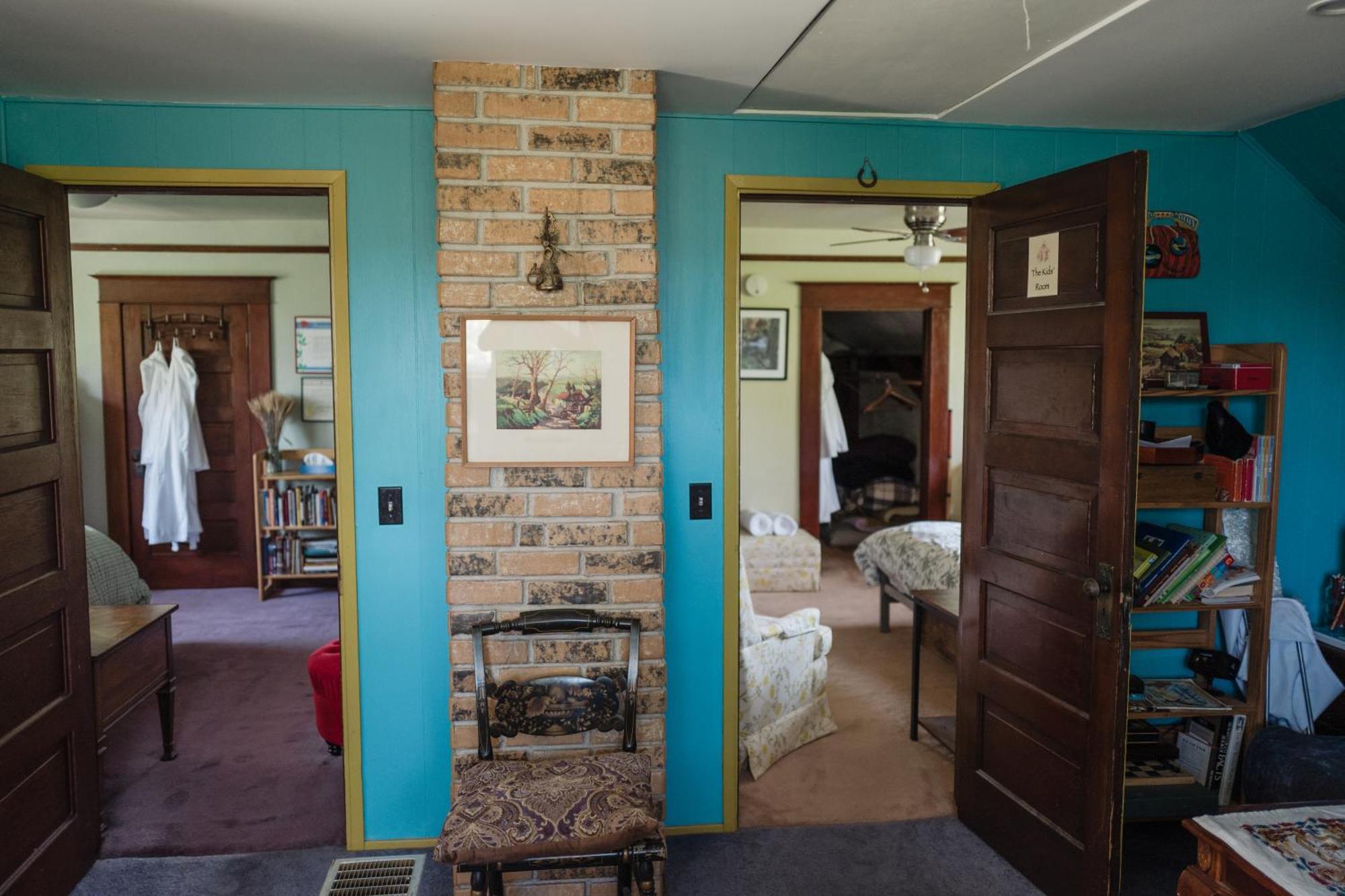 Southeast Portland Comfy & Eclectic Craftsman Home 外观 照片