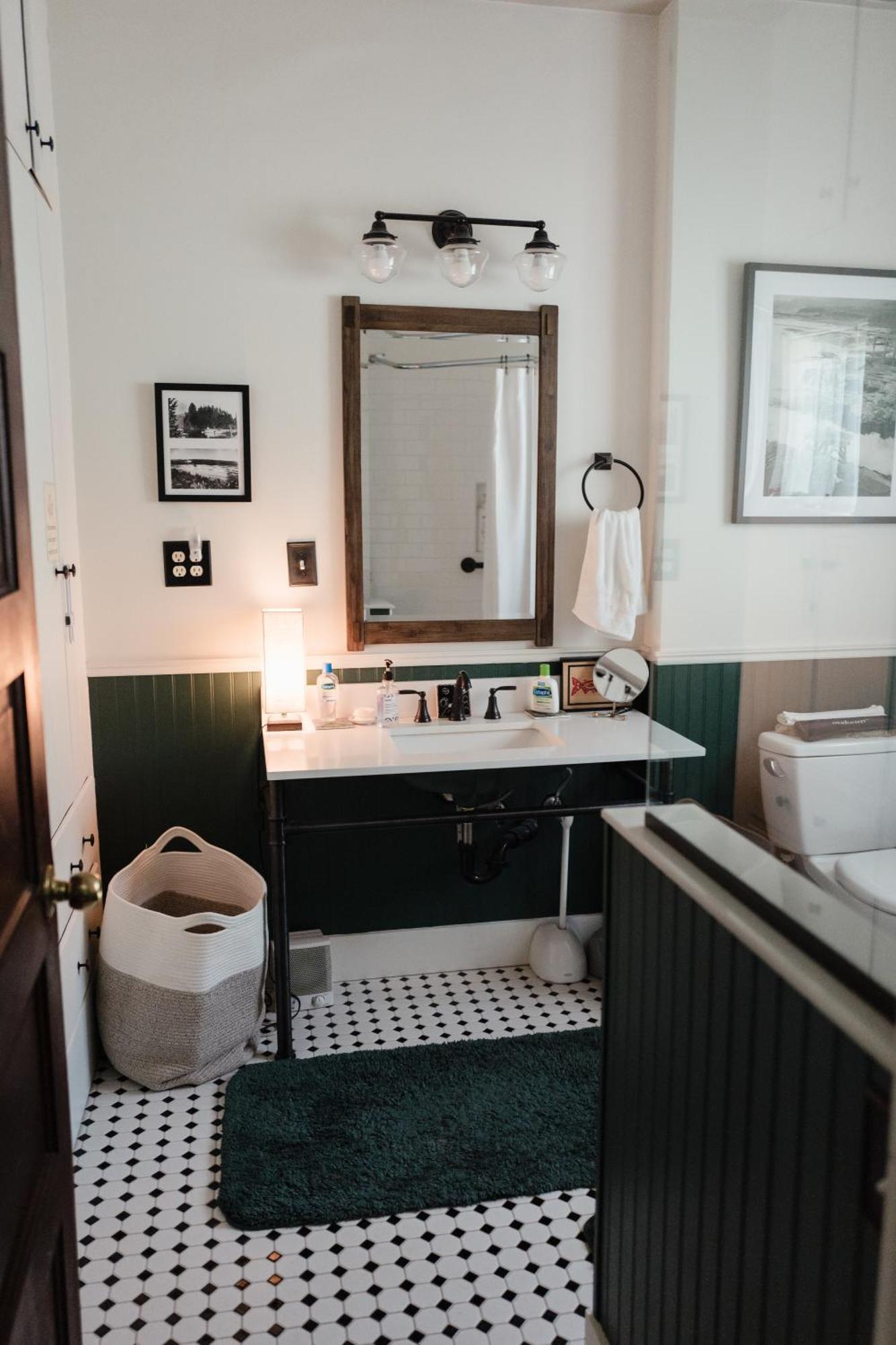 Southeast Portland Comfy & Eclectic Craftsman Home 外观 照片