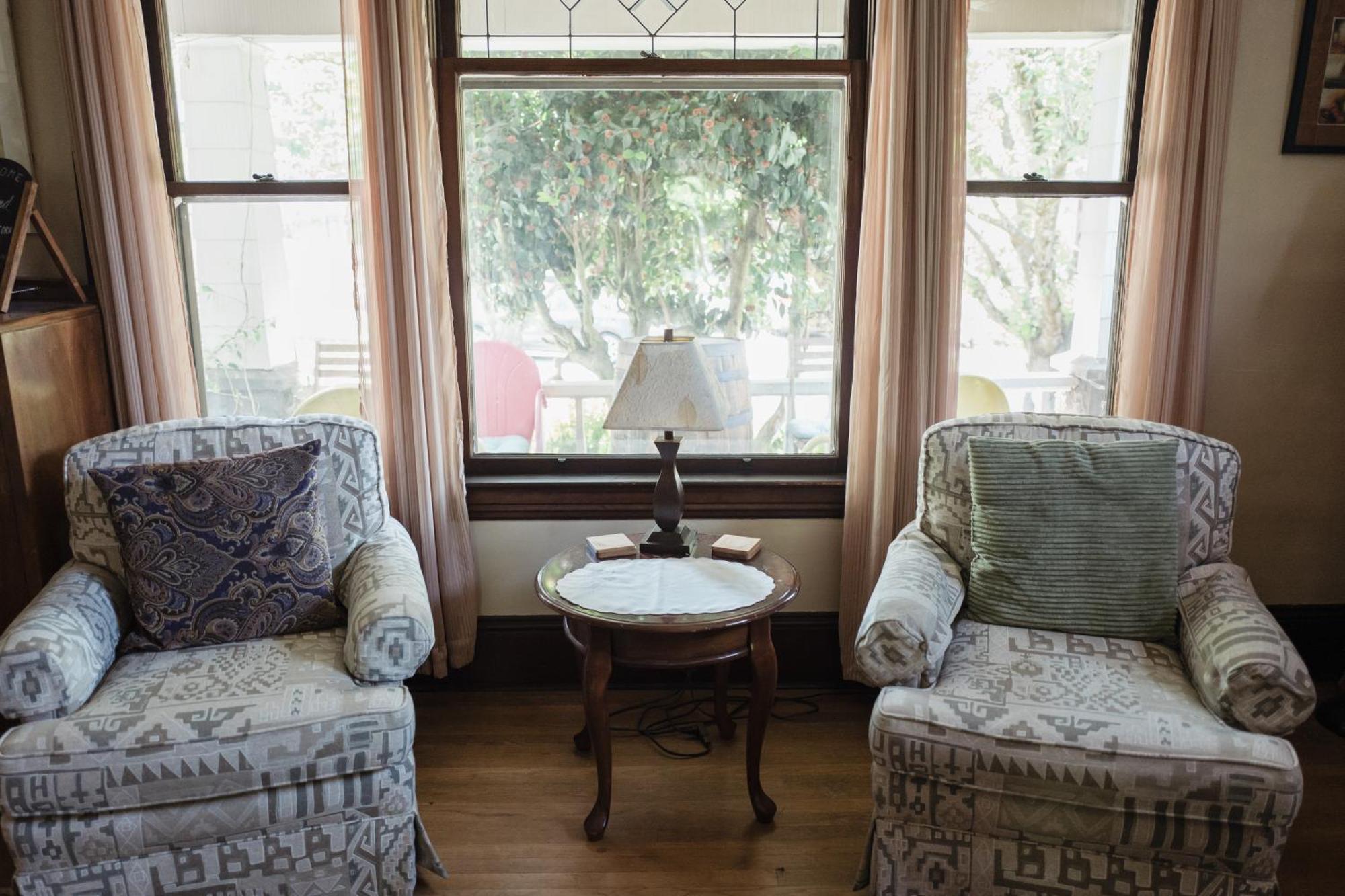 Southeast Portland Comfy & Eclectic Craftsman Home 外观 照片