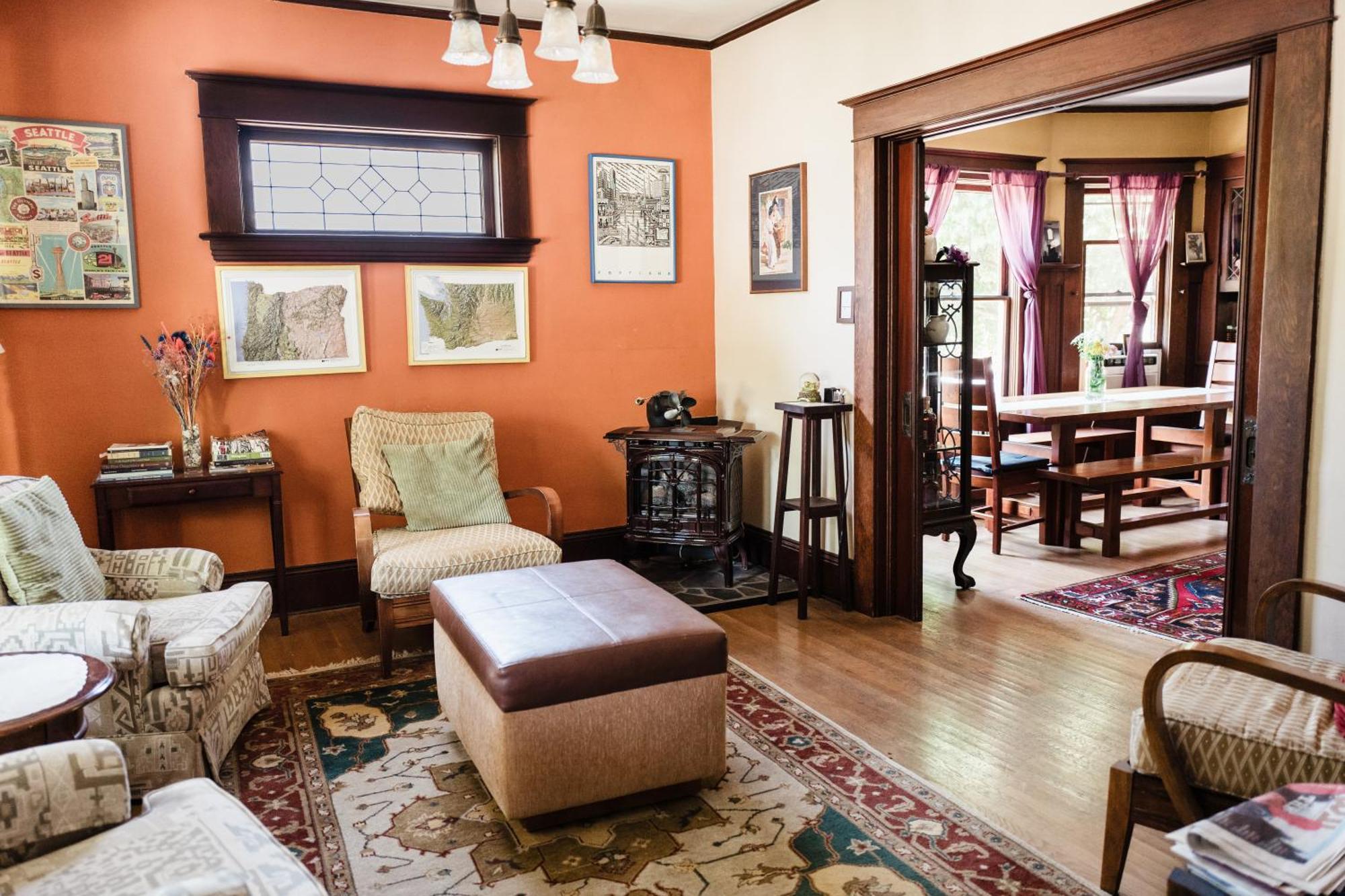 Southeast Portland Comfy & Eclectic Craftsman Home 外观 照片
